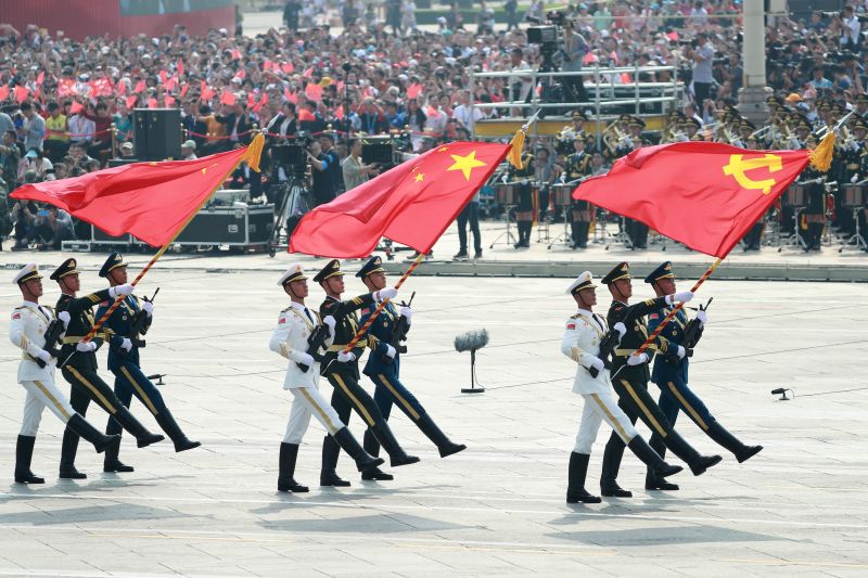 文件:Party, national and military flags in 2019-10-1 Parade.jpg