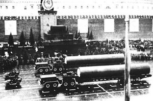UR-100-soviet-parade.jpg